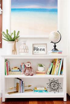 Giraffe Bookshelf